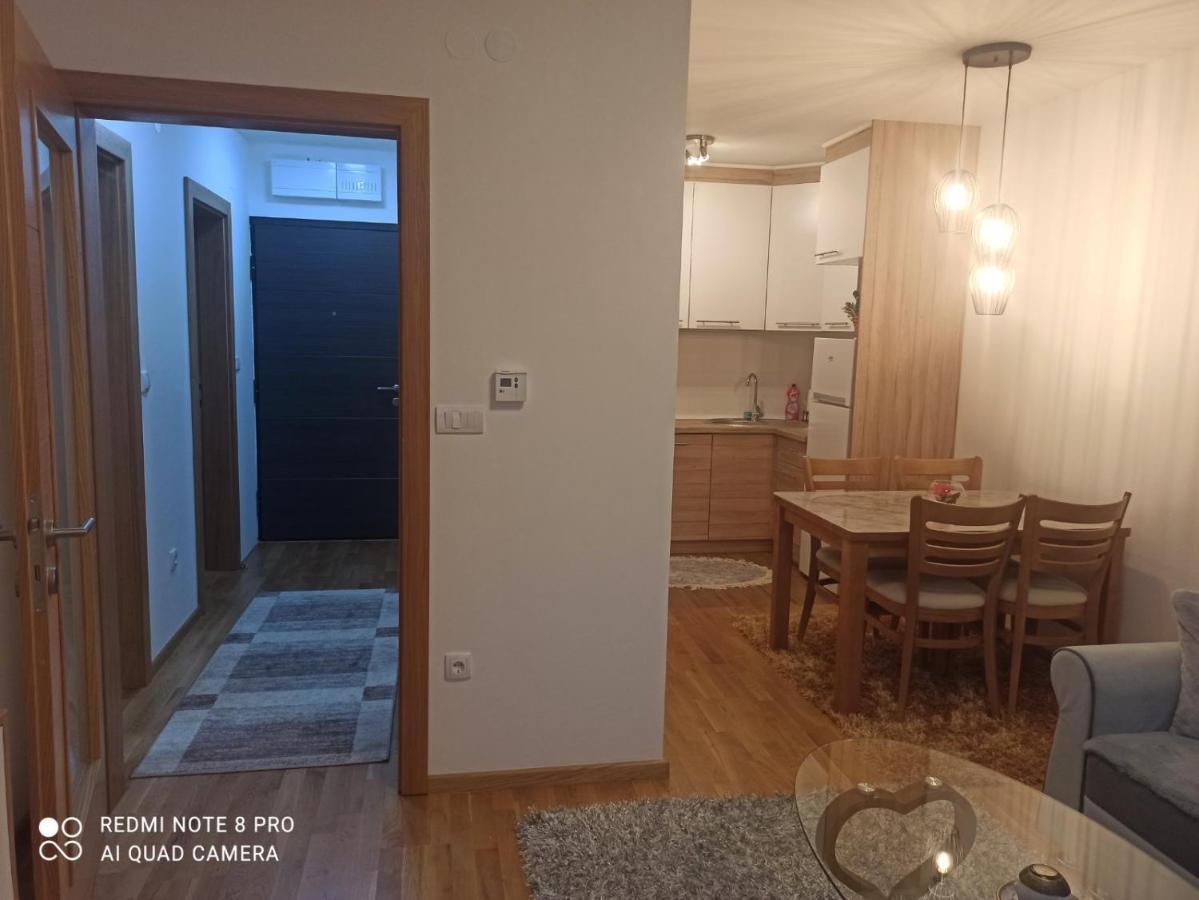 Jovana Apartment *