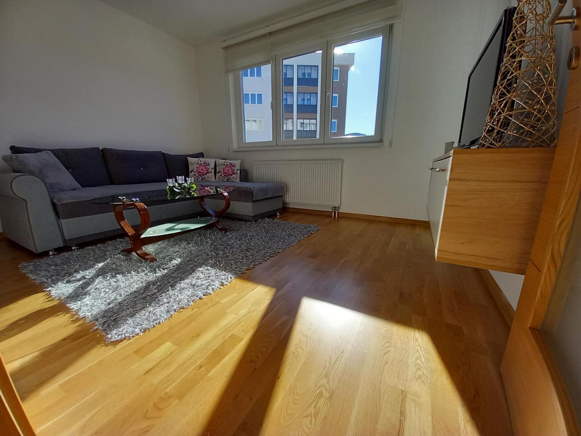 Jovana Apartment *